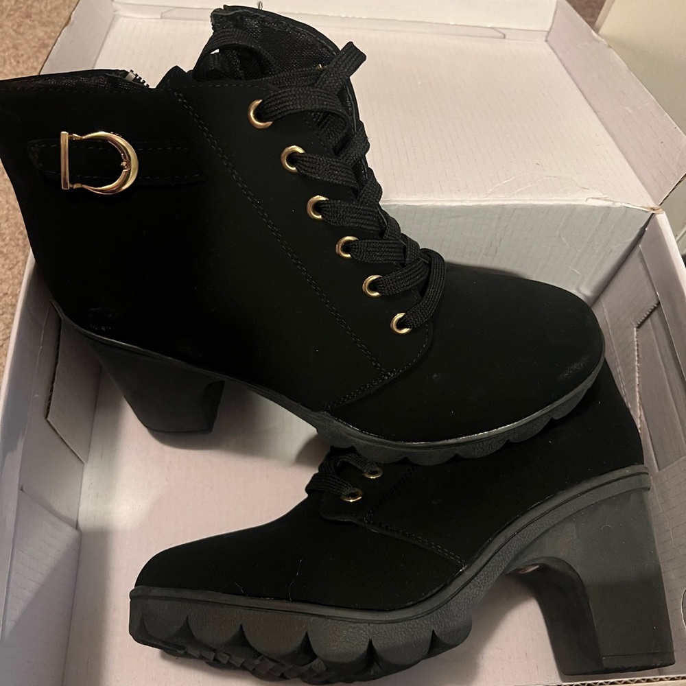 Women’s shoes